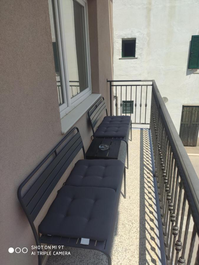 Apartment Sandra Vodice Buitenkant foto
